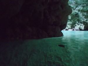 青の洞窟探検
